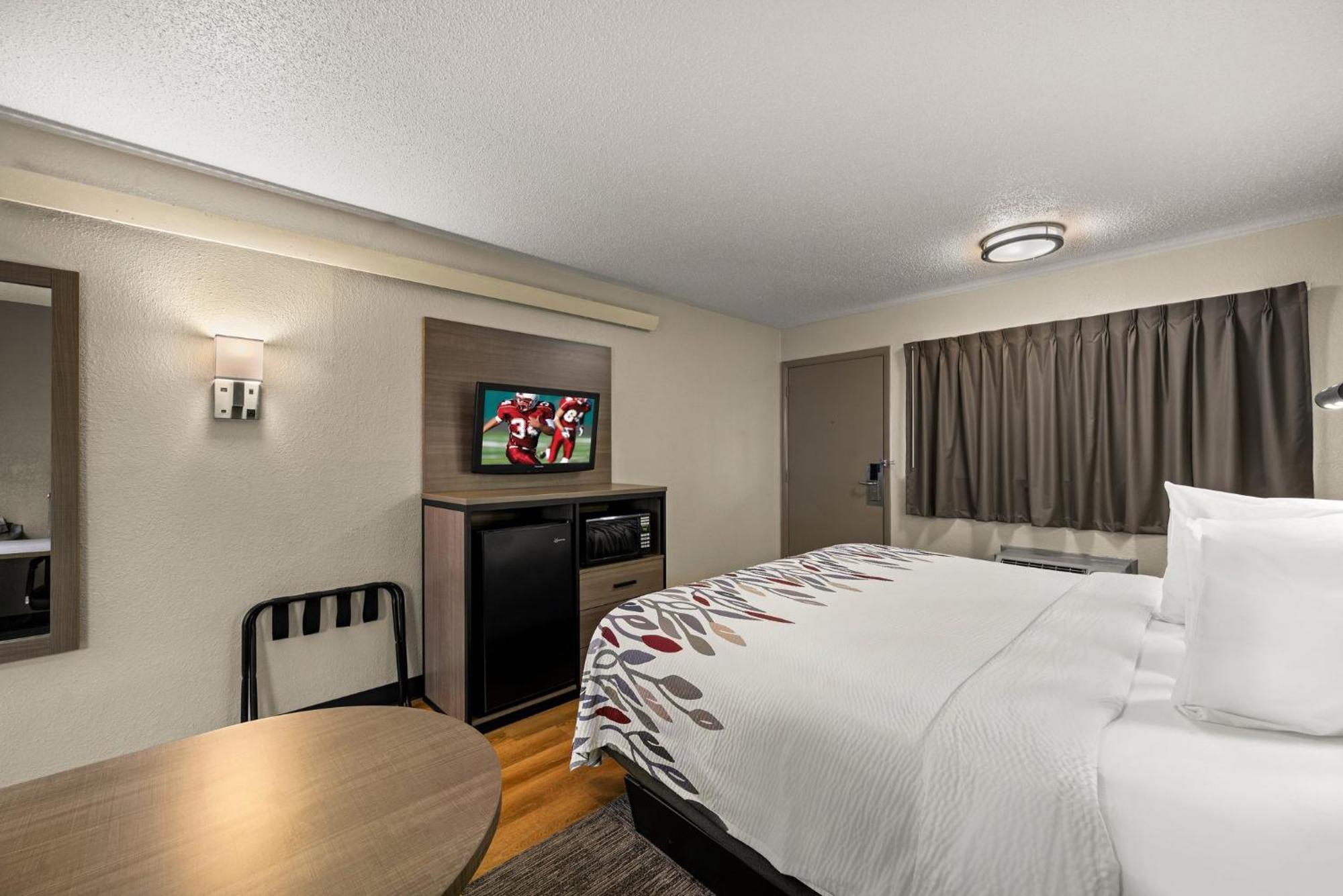 Red Roof Inn Detroit - Royal Oak/Мадисон-Хайтс Экстерьер фото