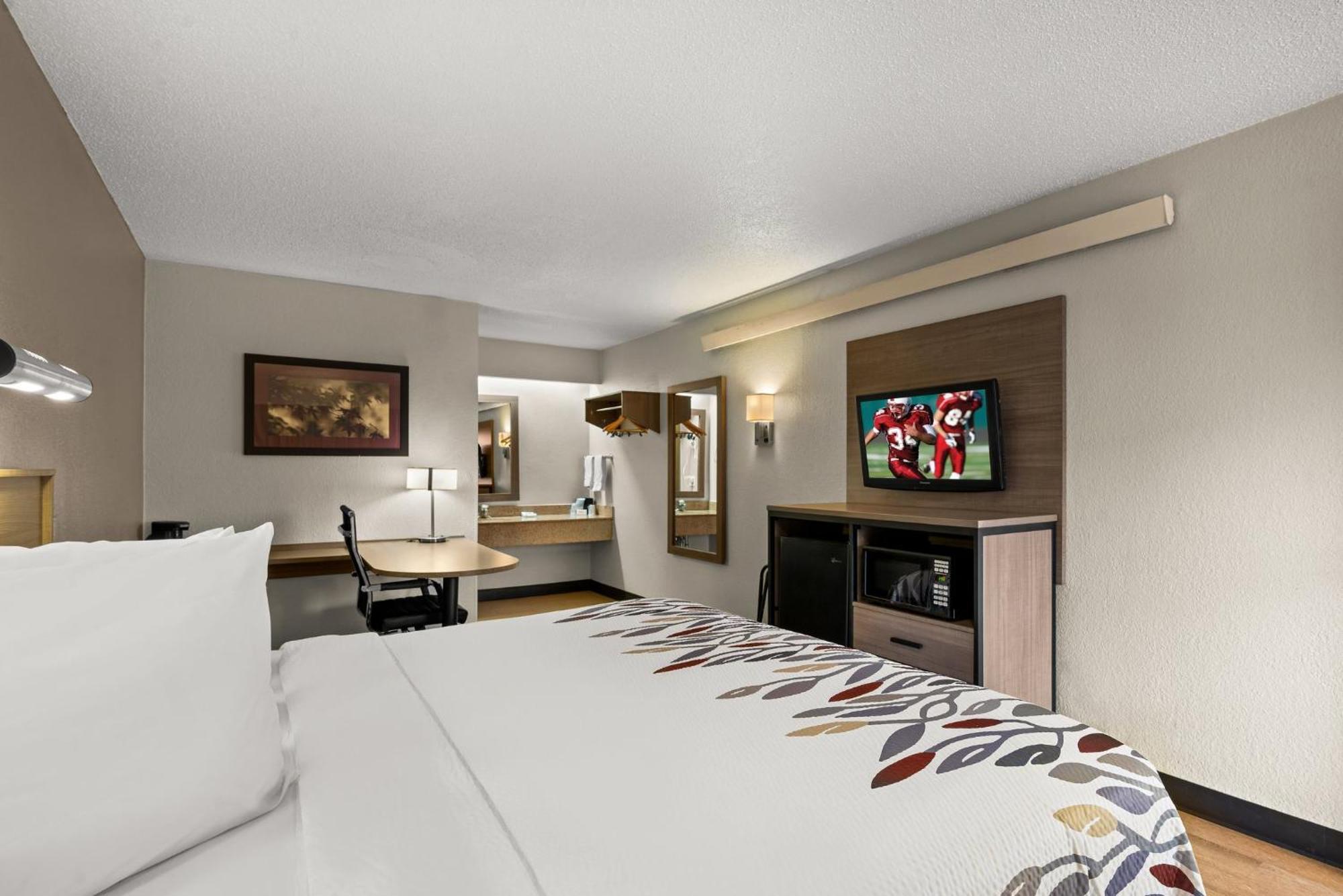 Red Roof Inn Detroit - Royal Oak/Мадисон-Хайтс Экстерьер фото