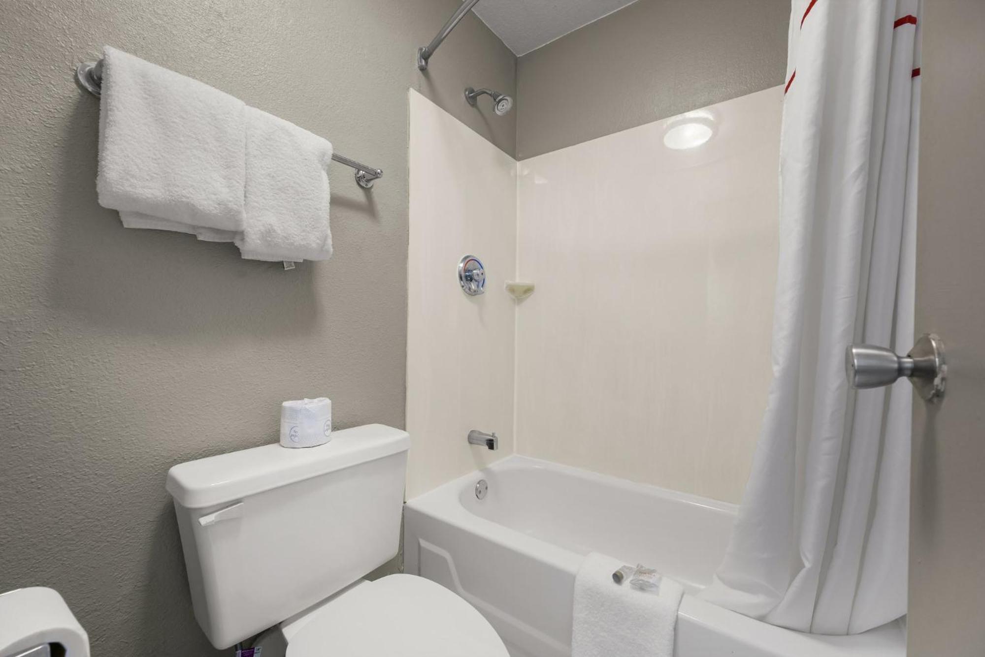 Red Roof Inn Detroit - Royal Oak/Мадисон-Хайтс Экстерьер фото