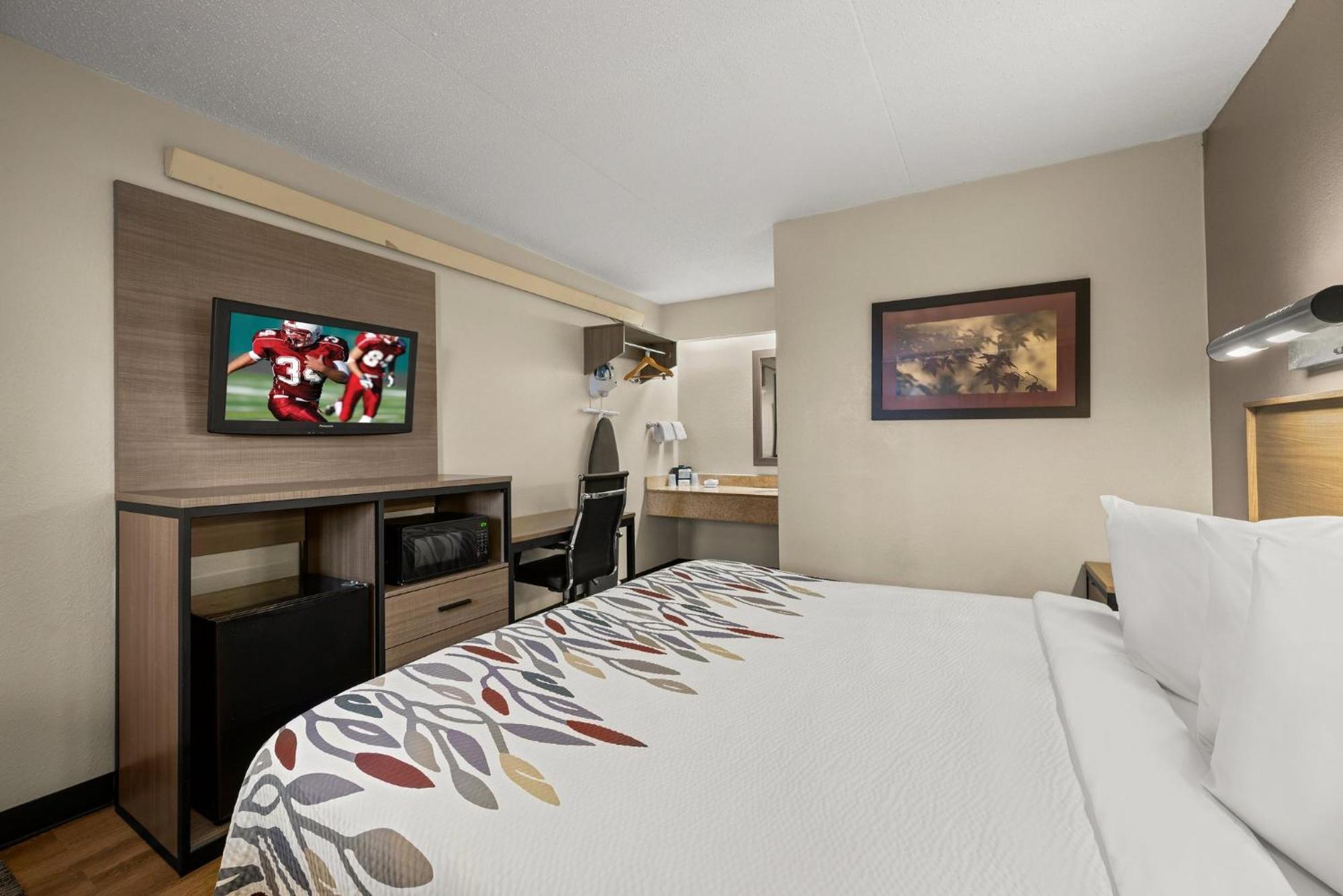 Red Roof Inn Detroit - Royal Oak/Мадисон-Хайтс Экстерьер фото