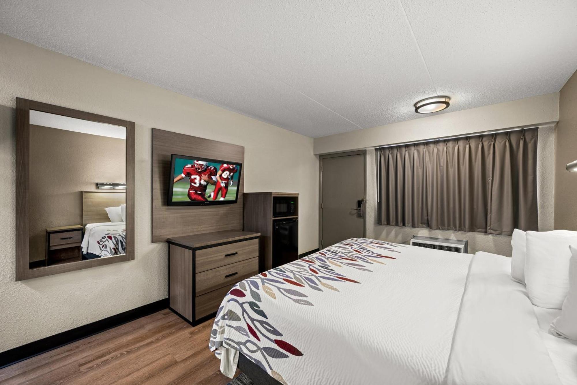 Red Roof Inn Detroit - Royal Oak/Мадисон-Хайтс Экстерьер фото
