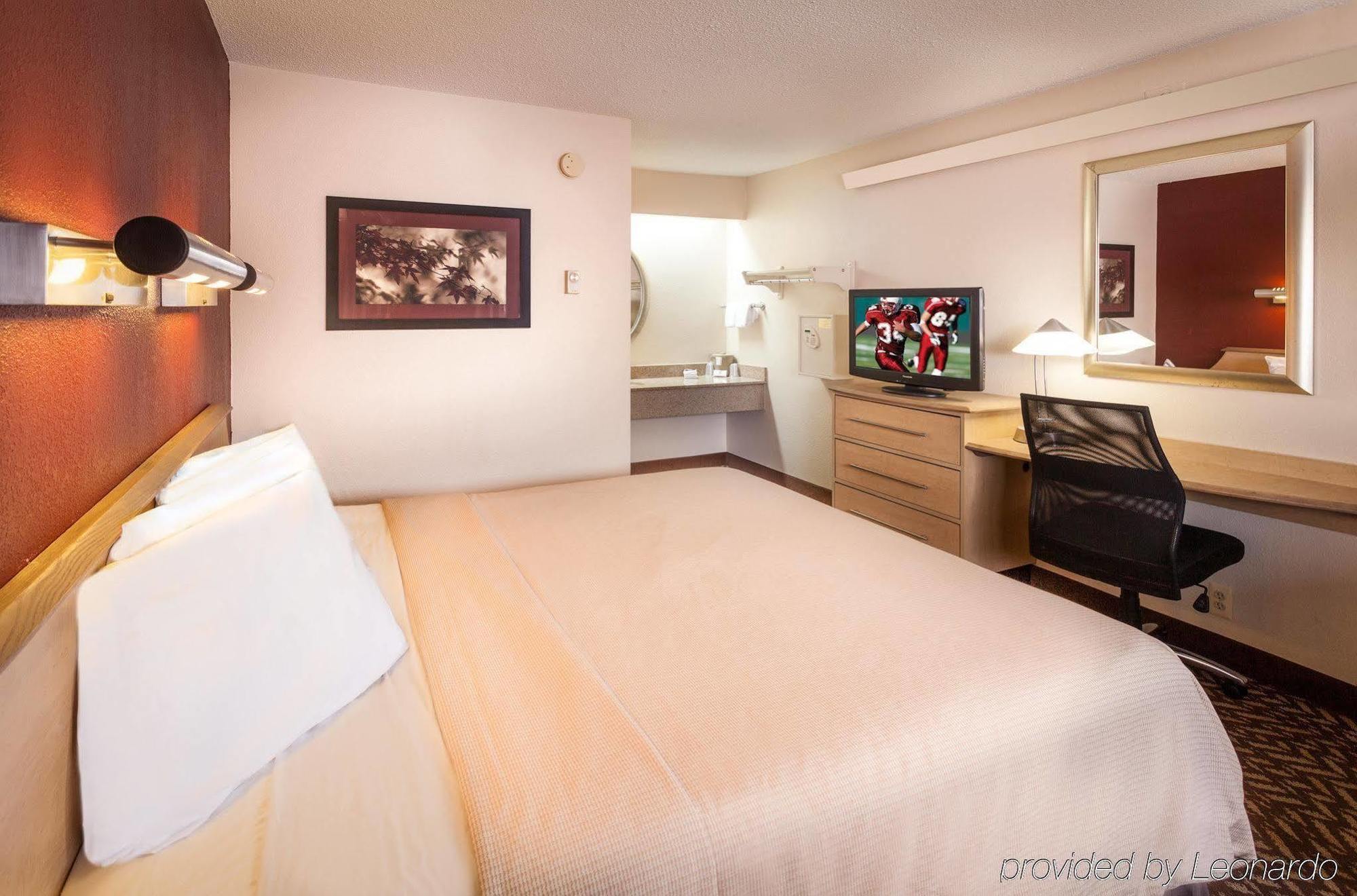 Red Roof Inn Detroit - Royal Oak/Мадисон-Хайтс Экстерьер фото
