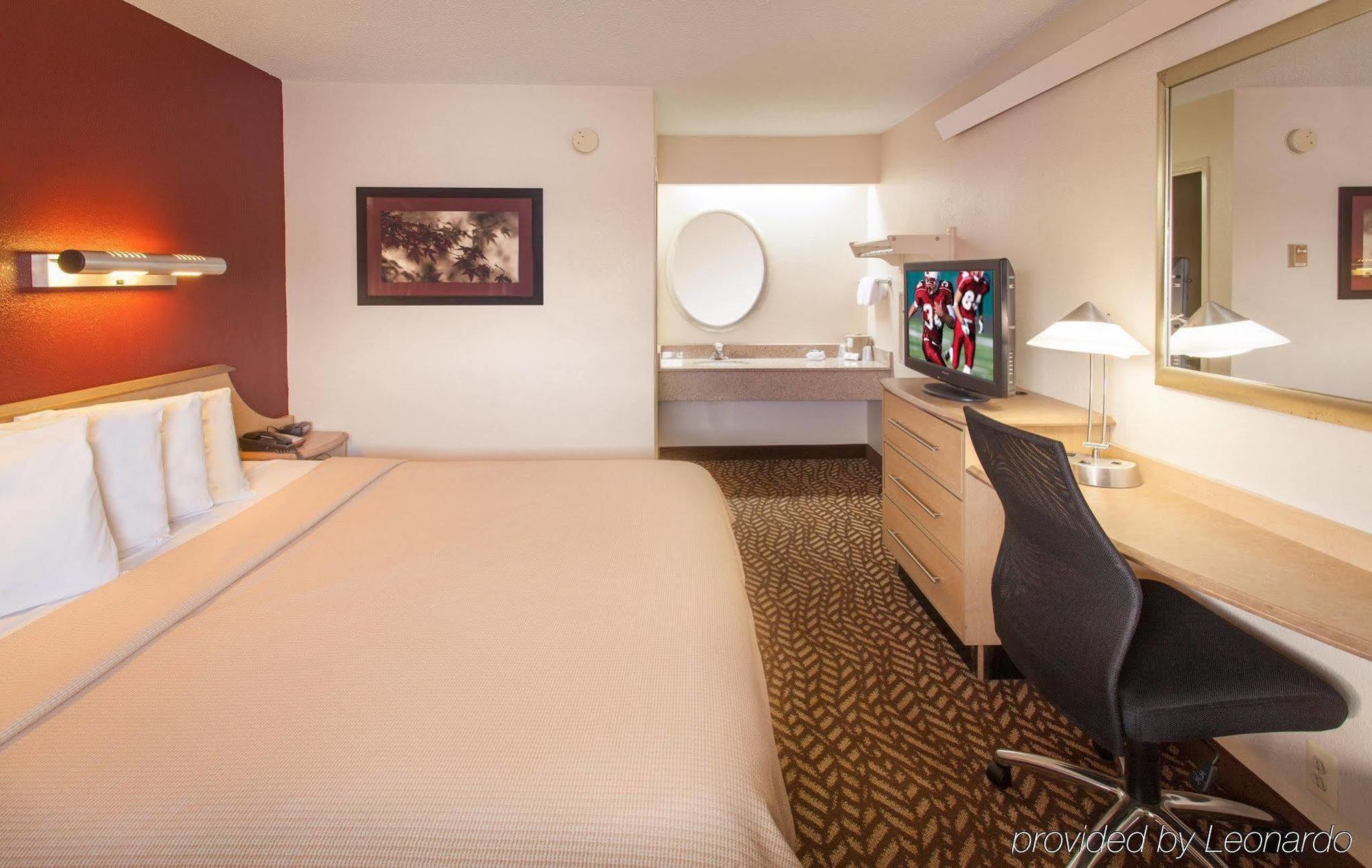 Red Roof Inn Detroit - Royal Oak/Мадисон-Хайтс Экстерьер фото